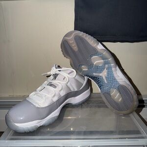 Authentic Jordan 11 - Cement Grey Low